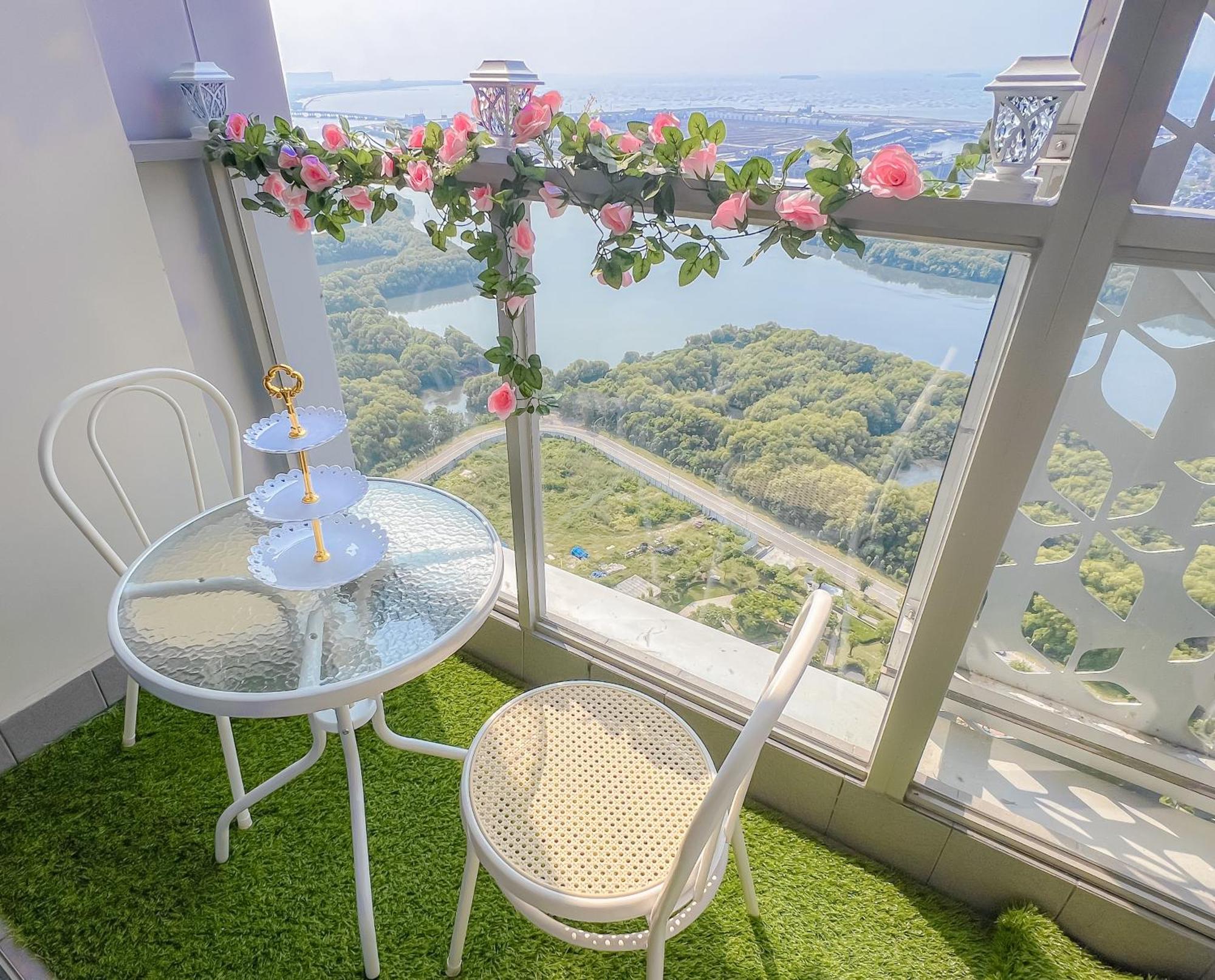 Gold Coast Pik Apartments By Host Jess 雅加达 外观 照片